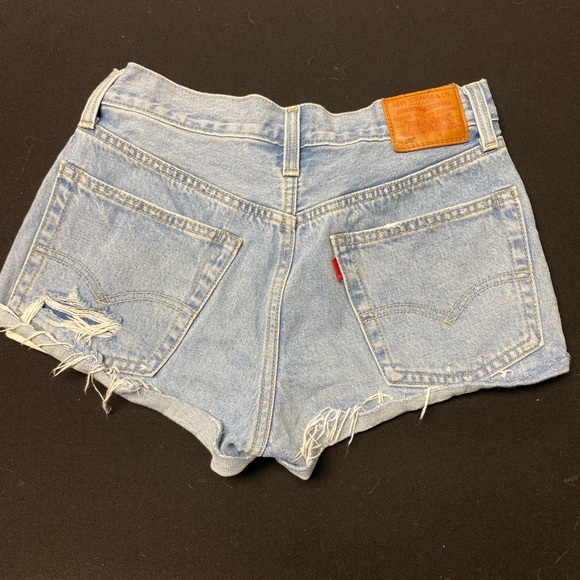 Levi’s 501 Shorts - Picture 3 of 7